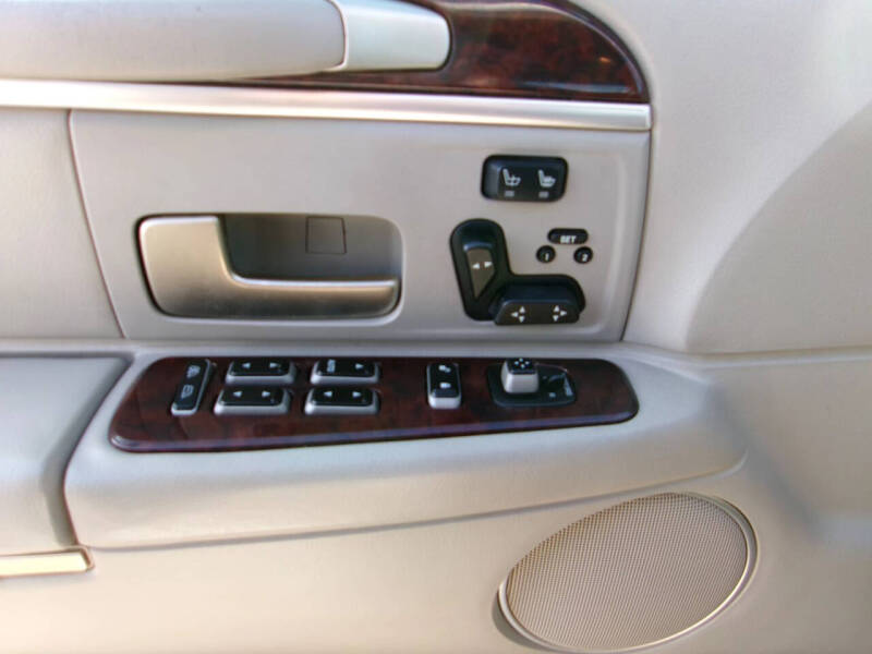 2007 Lincoln Town Car Signature Limited