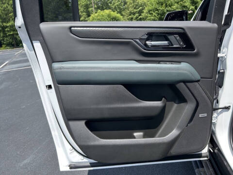 2025 GMC Yukon XL AT4