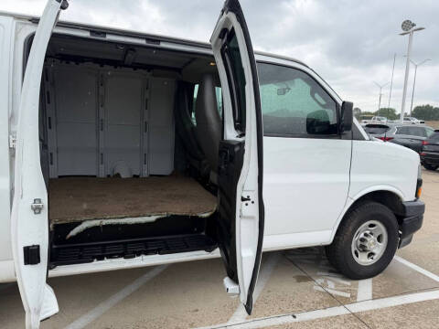 2022 Chevrolet Express 2500