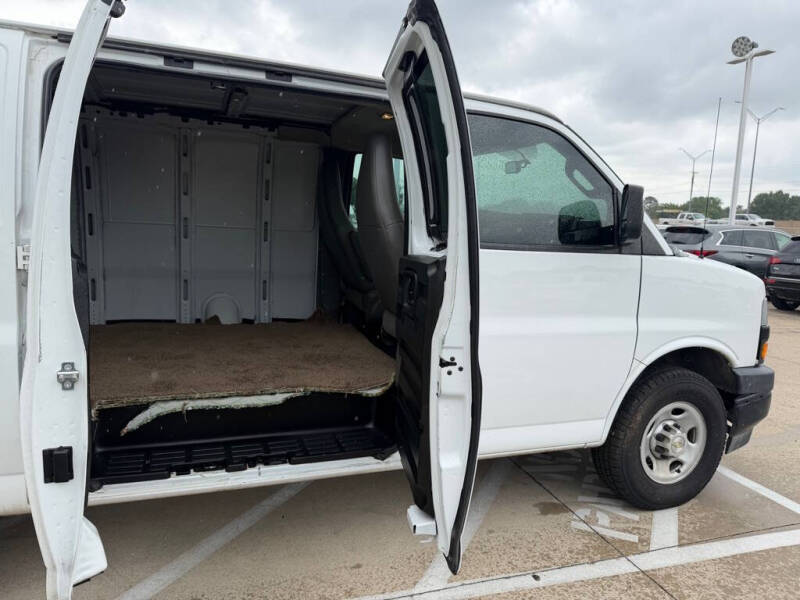 2022 Chevrolet Express 2500