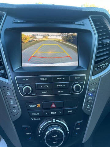 2017 Hyundai Santa Fe SE