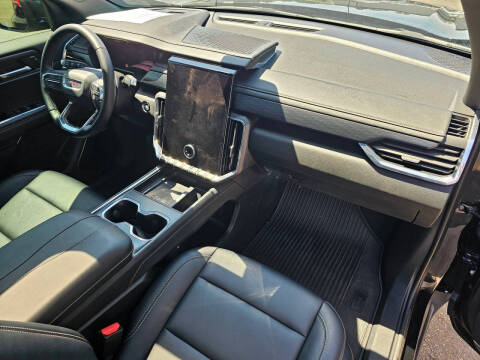 2024 GMC Acadia Elevation