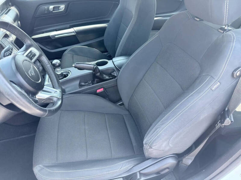 2016 Ford Mustang V6