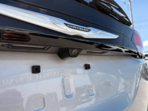 2023 Chrysler Voyager LX