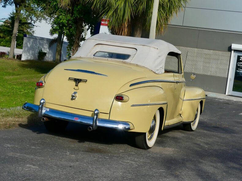 1948 Ford Super Deluxe