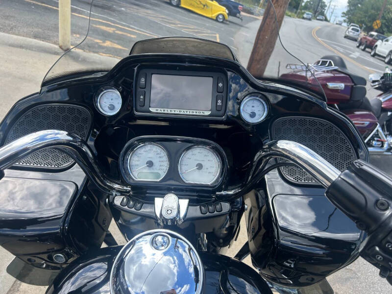 2017 Harley-Davidson Road Glide Special FLTRXS