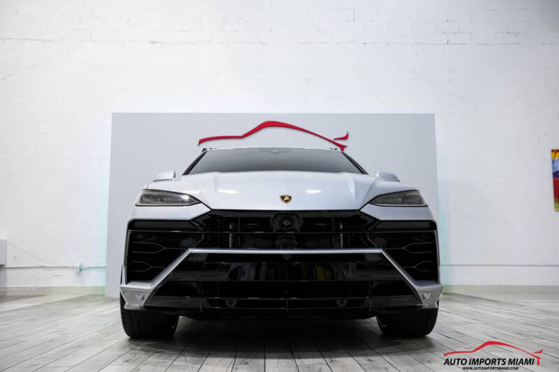 2025 Lamborghini Urus SE