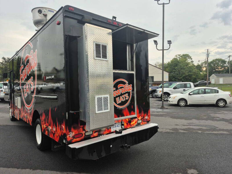 2001 Freightliner MT55 Chassis