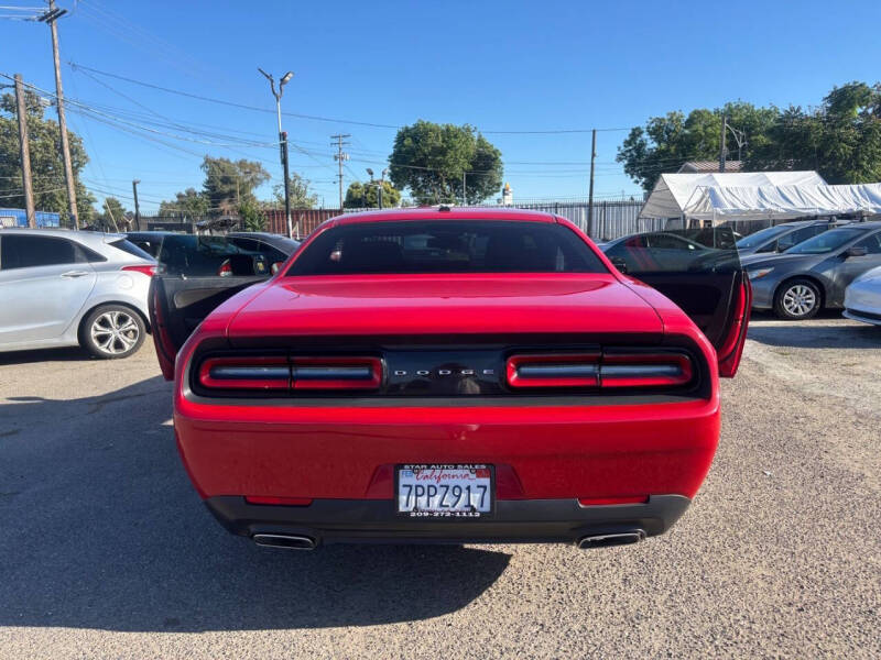 2015 Dodge Challenger SXT