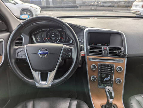 2017 Volvo XC60 T5 Inscription