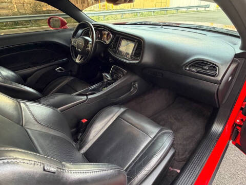2016 Dodge Challenger SXT Plus