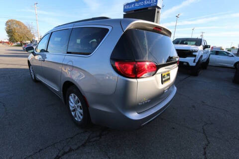 2017 Chrysler Pacifica Touring-L