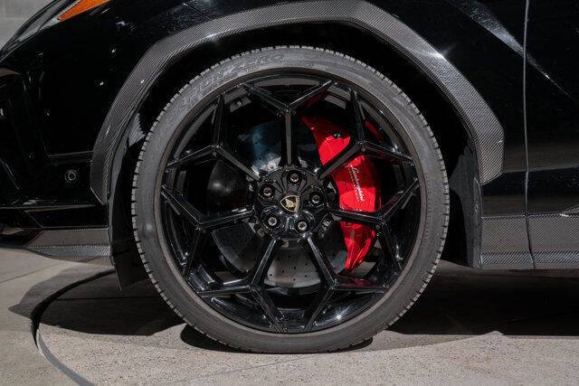 2023 Lamborghini Urus Performante