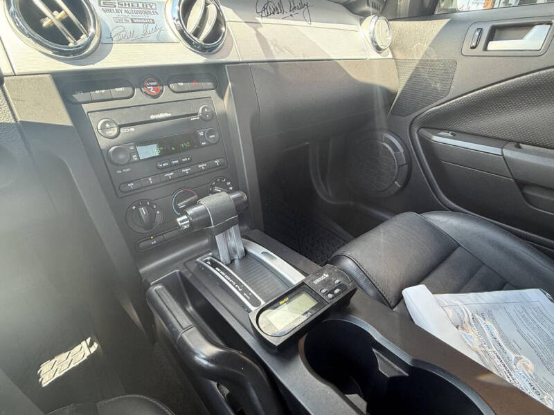 2006 Ford Mustang GT Deluxe