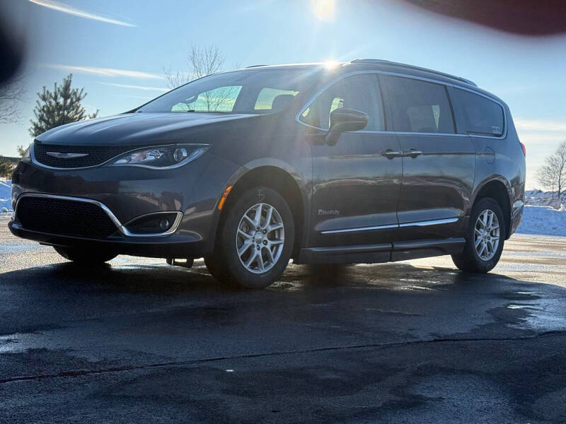 2020 Chrysler Pacifica Touring L