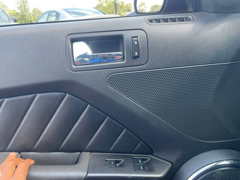 2011 Ford Mustang V6 Premium