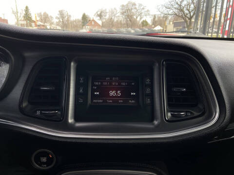 2017 Dodge Challenger SXT