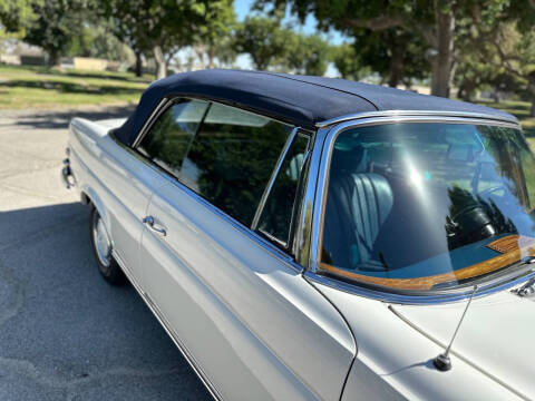 1970 Mercedes-Benz 280-Class