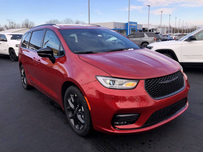 2026 Chrysler Pacifica Select