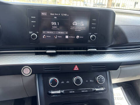 2023 Kia Carnival LX