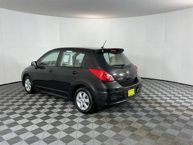 2011 Nissan Versa 1.8 SL
