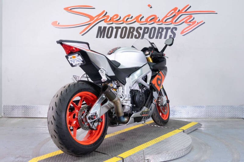 2017 Aprilia RSV4
