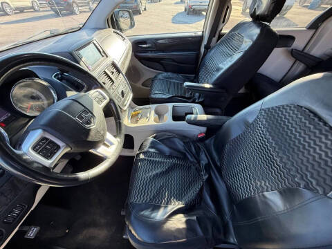 2011 Dodge Grand Caravan Crew