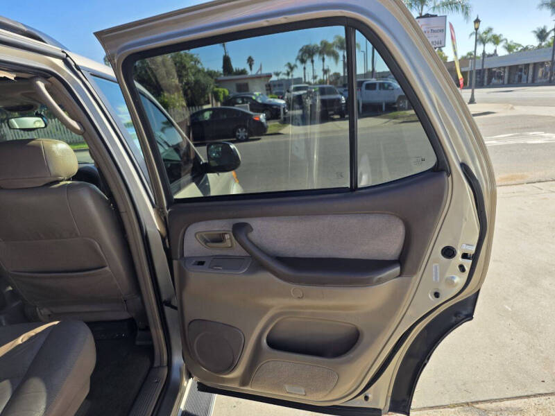 2002 Toyota Sequoia SR5