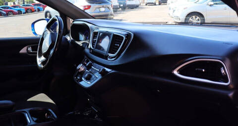 2020 Chrysler Pacifica Touring