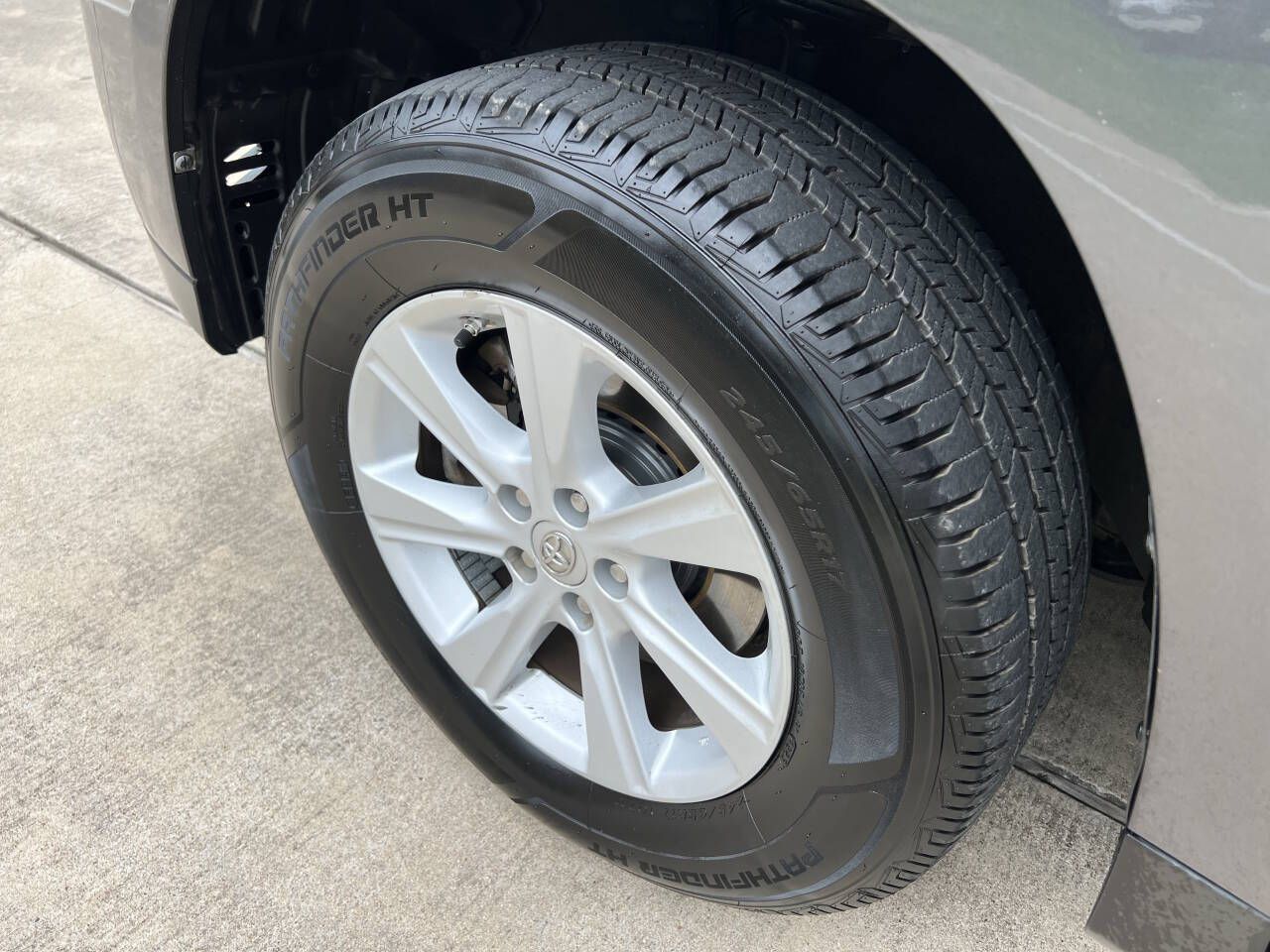 Used Car 2013 Toyota Highlander  Plus 4dr Suv (2.7l L4) For Sale Under $12,000 In Austin, Texas