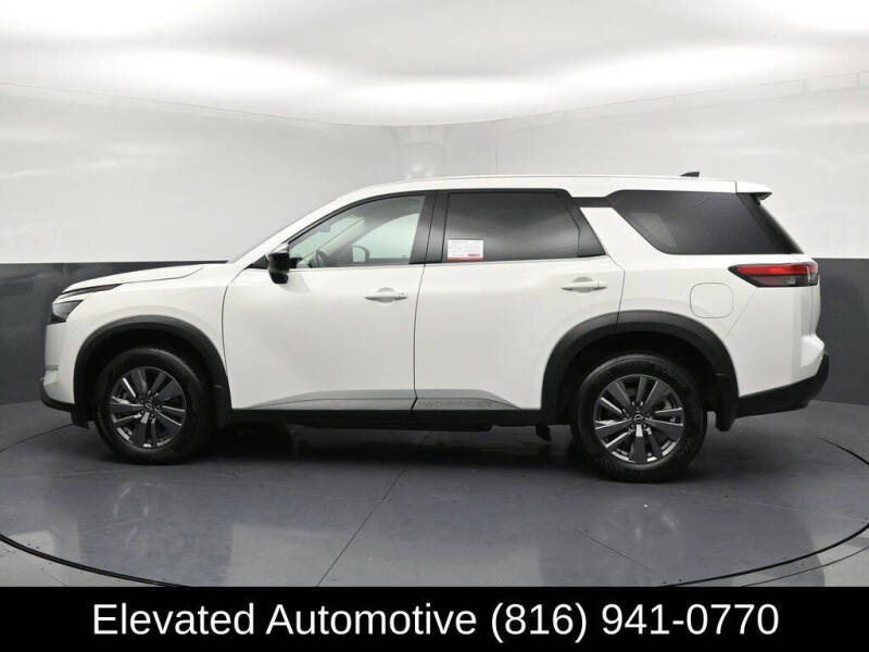 2024 Nissan Pathfinder S