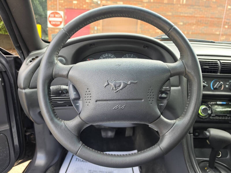 2004 Ford Mustang
