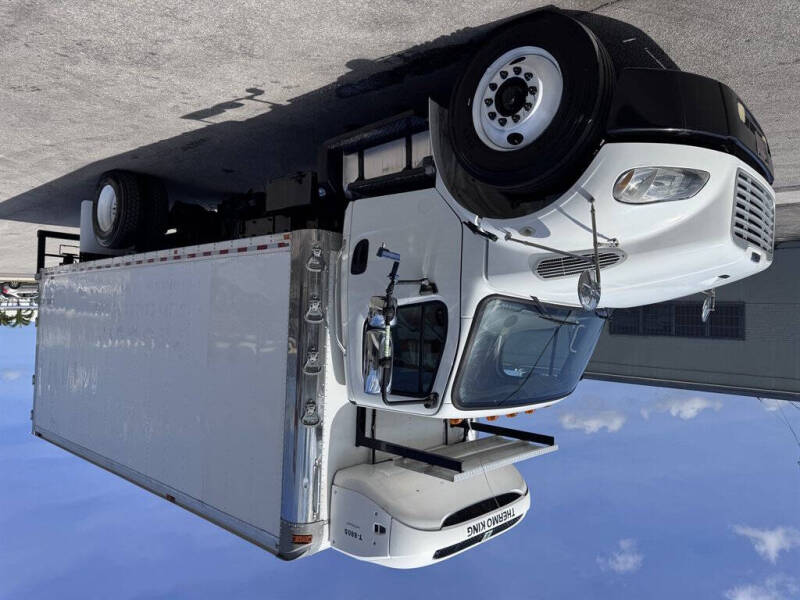 2018 Freightliner M2 106