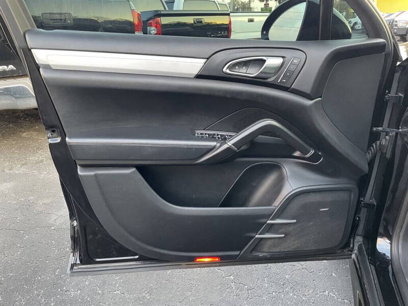 2016 Porsche Cayenne GTS