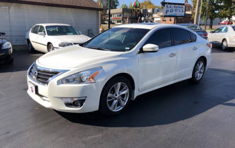 2014 Nissan Altima for sale at County Seat Motors in Union MO