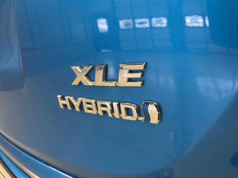 2017 Toyota RAV4 Hybrid XLE