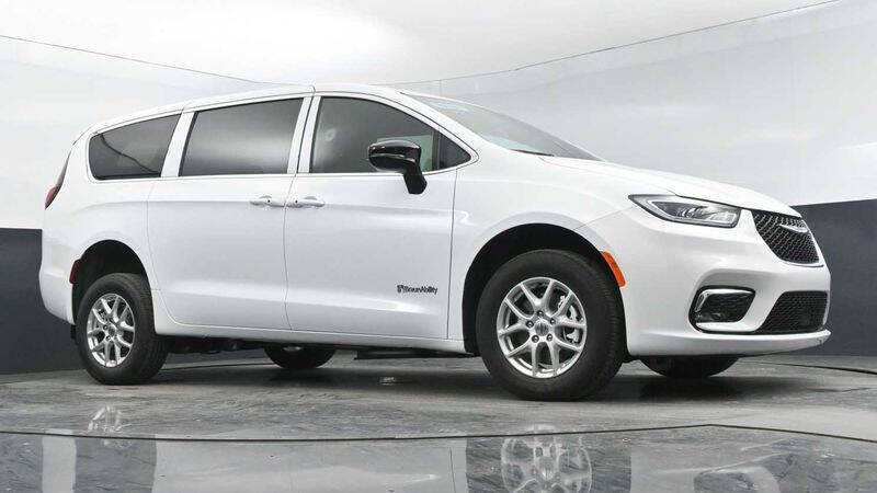 2024 Chrysler Pacifica Touring