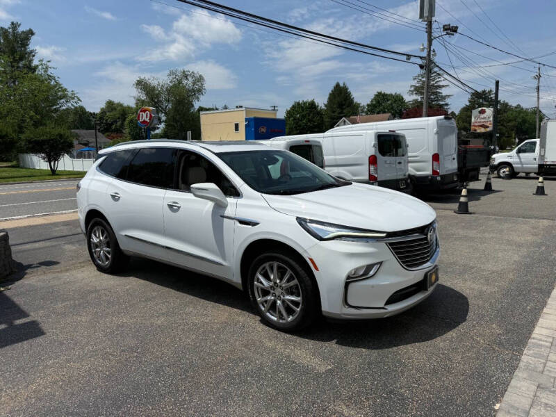 2022 Buick Enclave Essence