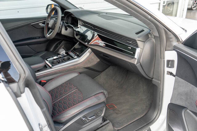 2023 Audi RS Q8 25