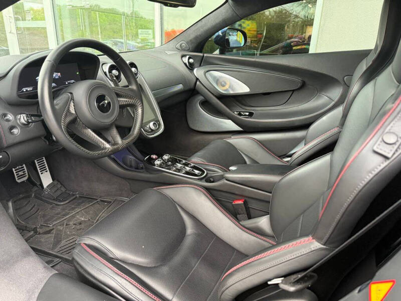 2023 McLaren GT