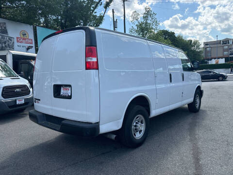 2021 Chevrolet Express 2500