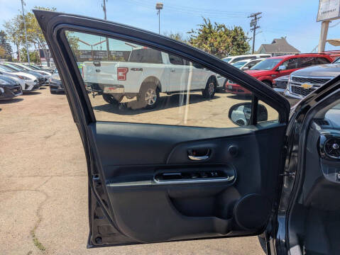 2016 Toyota Prius c Two