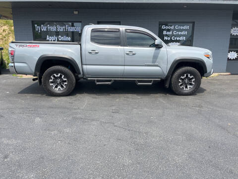 2020 Toyota Tacoma for sale at Auto Credit Connection LLC in Uniontown PA