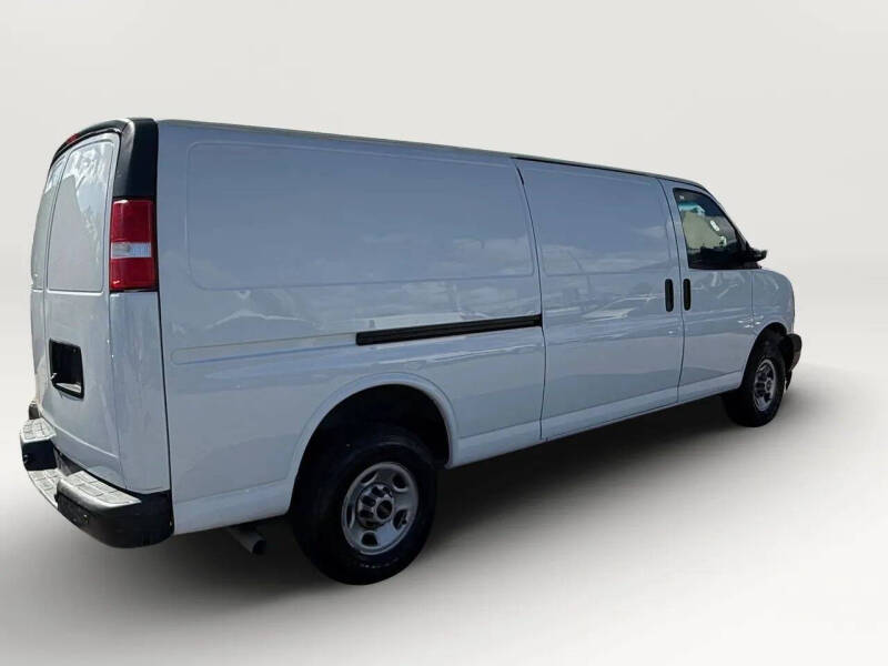 2023 GMC Savana 2500