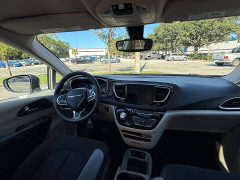 2017 Chrysler Pacifica Touring