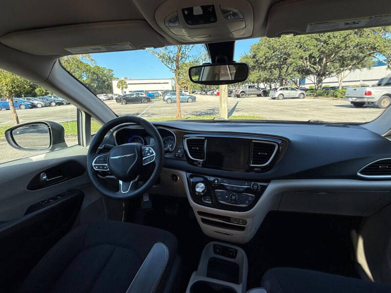 2017 Chrysler Pacifica Touring