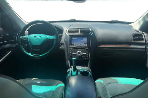 2017 Ford Explorer Platinum