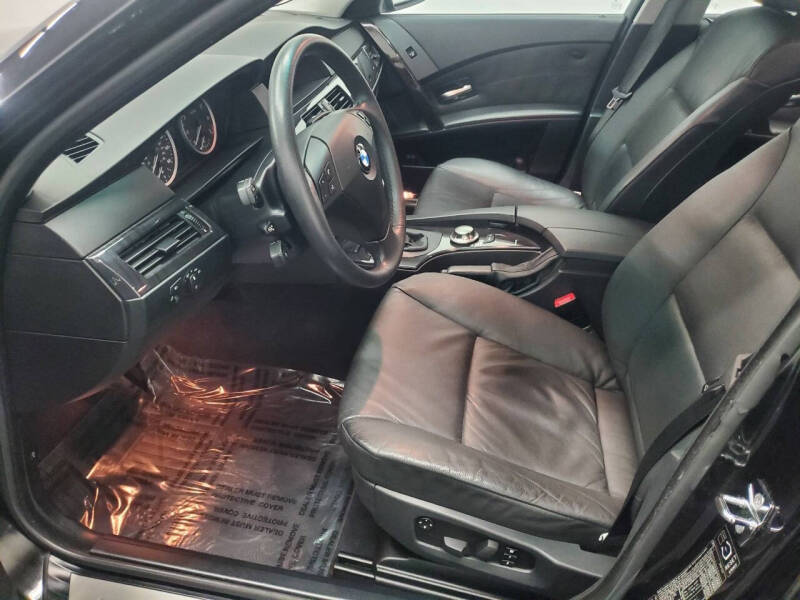 2004 BMW 5 Series 525i