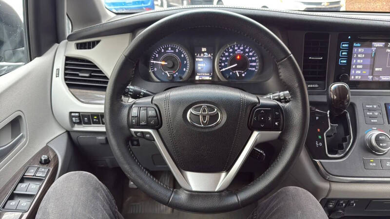 2017 Toyota Sienna