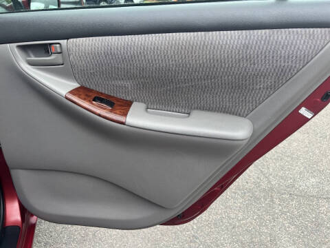 2005 Toyota Corolla LE